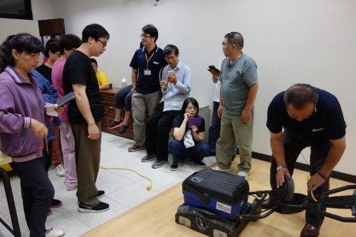 台北市職能發展學院環境清潔技術員班-進行木質地板清潔保養維護技能