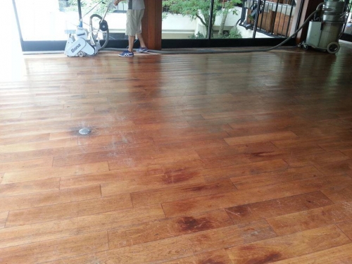 烏來溫泉飯店餐廳&SPA房-木地板無塵打磨翻新