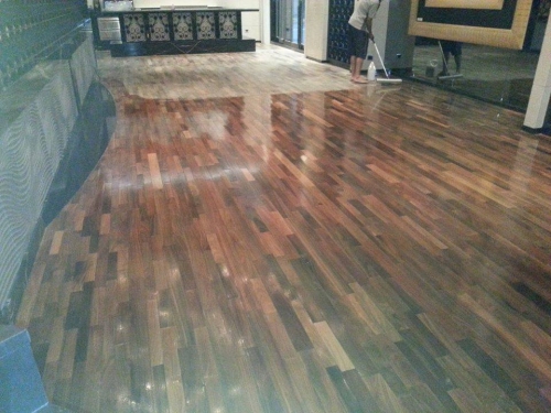 敦化南路飯店木地板-無塵打磨翻新