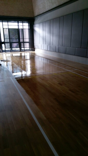 台中市政一路社區健身房運動地板-Bona面漆塗佈保養