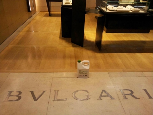 BVLGARI寶格麗-台北精品店使用Bona博納無塵打磨翻新工法和三層Bona博納自然面漆,將木地板煥然一新