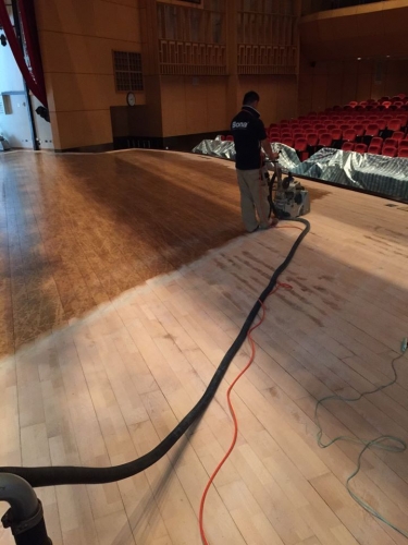 舞台地板-去除刮痕翻新