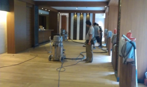 烏來馥蘭朵溫泉會館餐廳木地板採用Bona環保無塵翻新工法