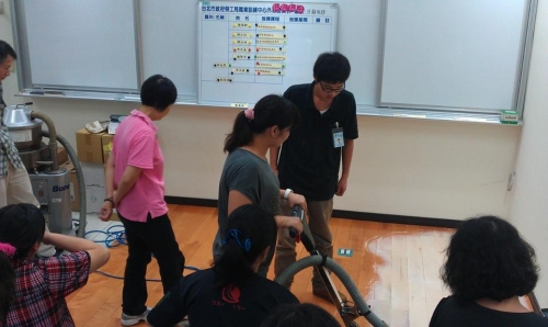 台北市職能發展學院10208期-Bona博納木地板無塵翻新 示範教學