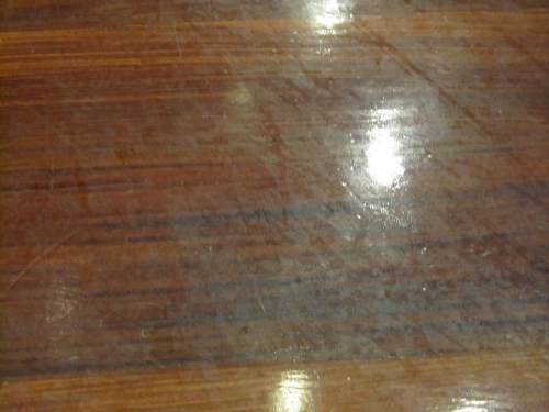 台北晶華酒店，上庭酒廊木地板採用博納無塵翻新工法進行中