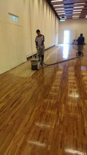 誠品信義展演廳-木地板無塵打磨翻新施工開始進行