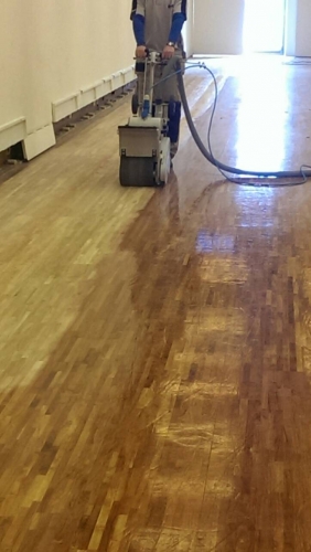 誠品信義展演廳-木地板無塵打磨翻新施工開始進行