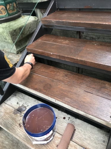 宜蘭礁溪飯店的戶外木保養 - Bona戶外護木漆 Deck Guar
